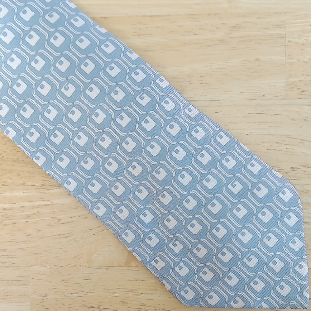 Gucci Geometric Gray and Cream Tie